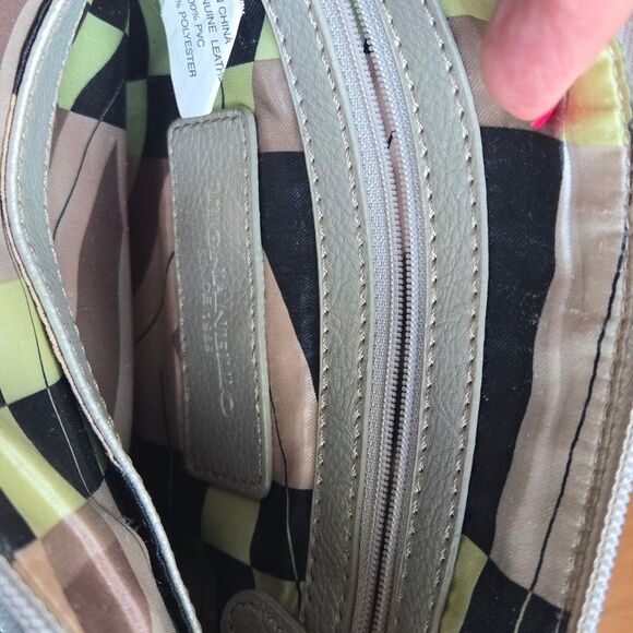 Tignanello Silver Pebbled Italian Leather Crossbody Bag In Excellent Condition. - Picture 10 of 15